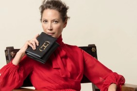 CH Carolina Herrera ‘Insignia’ Handbags 2023 : Christy Turlington by Brigitte Lacombe