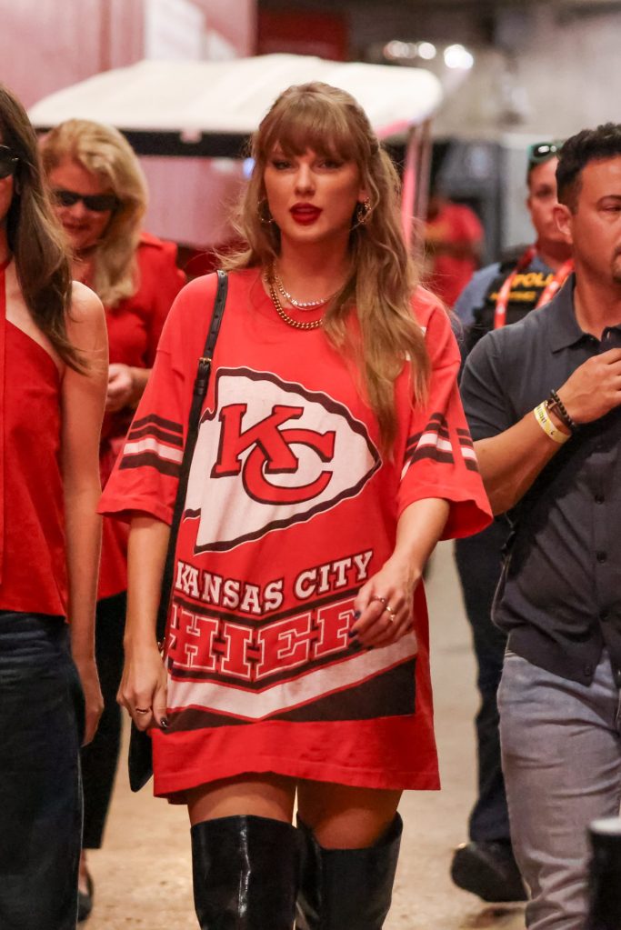 KANSAS CITY, MO - SEPTEMBER 15: Taylor Swift arrives at the stadium before an NFL game between the Cincinnati Bengals and Kansas City Chiefs on September 15, 2024 at GEHA Field at Arrowhead Stadium in Kansas City, MO. (Photo by )