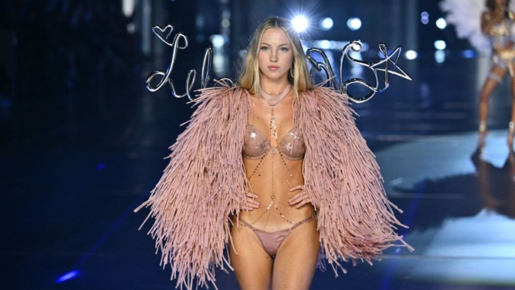 US model Lila Moss walks the runway during Victoria's Secret Fashion Show at Duggal Greenhouse at the Brooklyn Navy Yard in Brooklyn, New York on October 15, 2024.