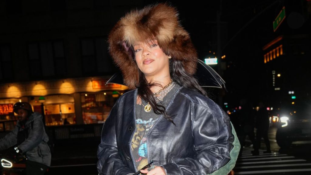 Rihanna faux fur hat