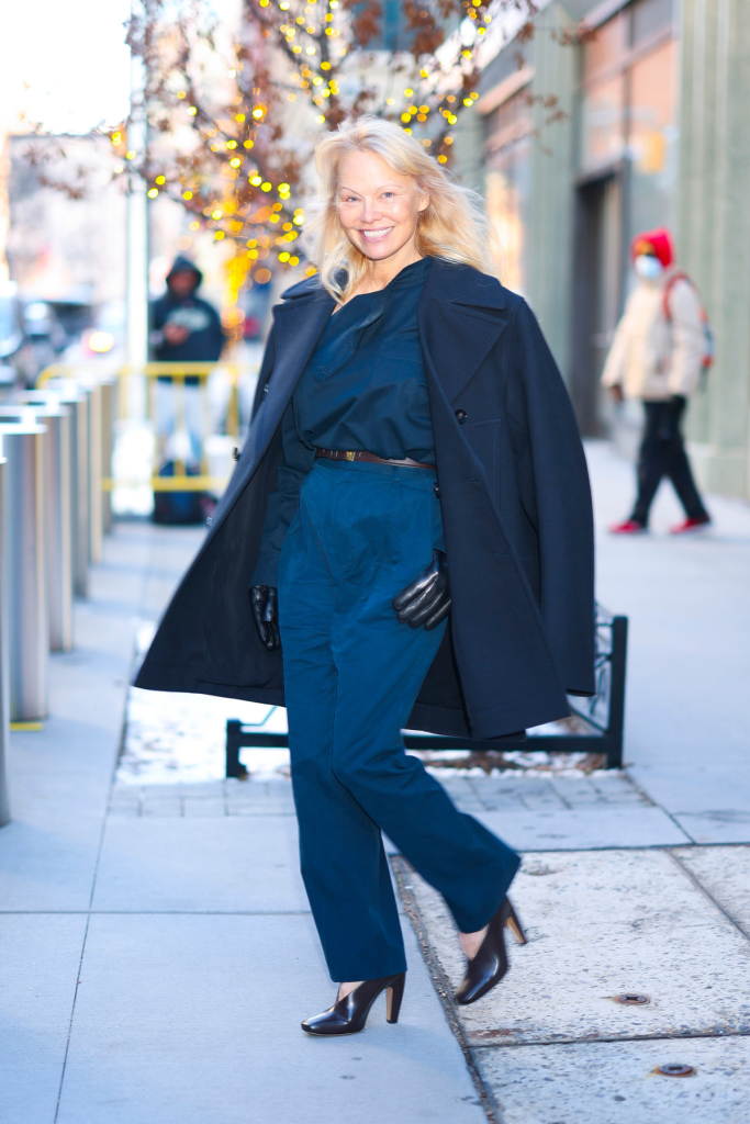 Pamela Anderson winter dressing fashion makeup-free Tory Burch