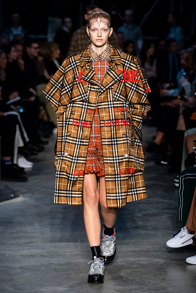 Burberry Fall 2019 #14