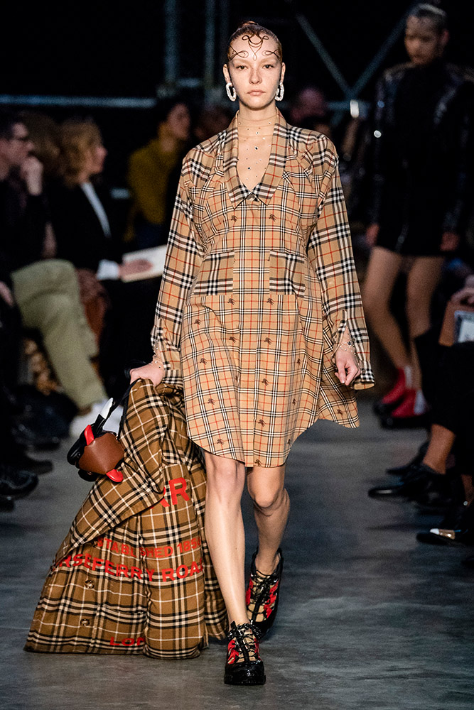 Burberry Fall 2019 #26