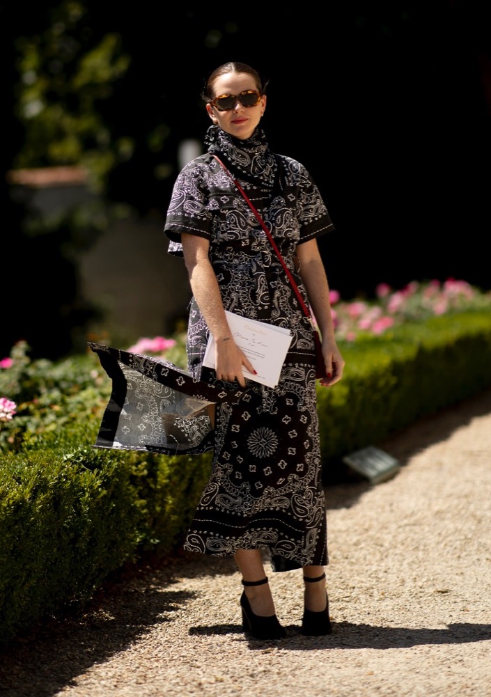 Fall 2022 Haute Couture Street Style #7