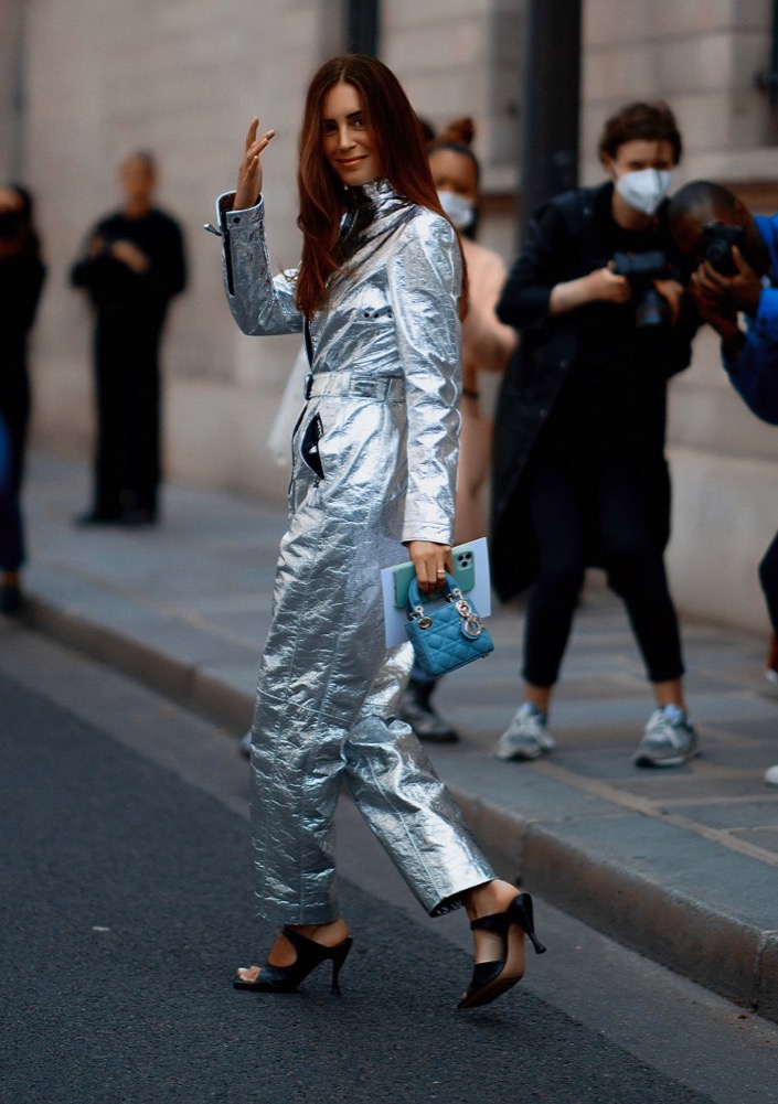 Haute Couture Fall 2021 Street Style #38