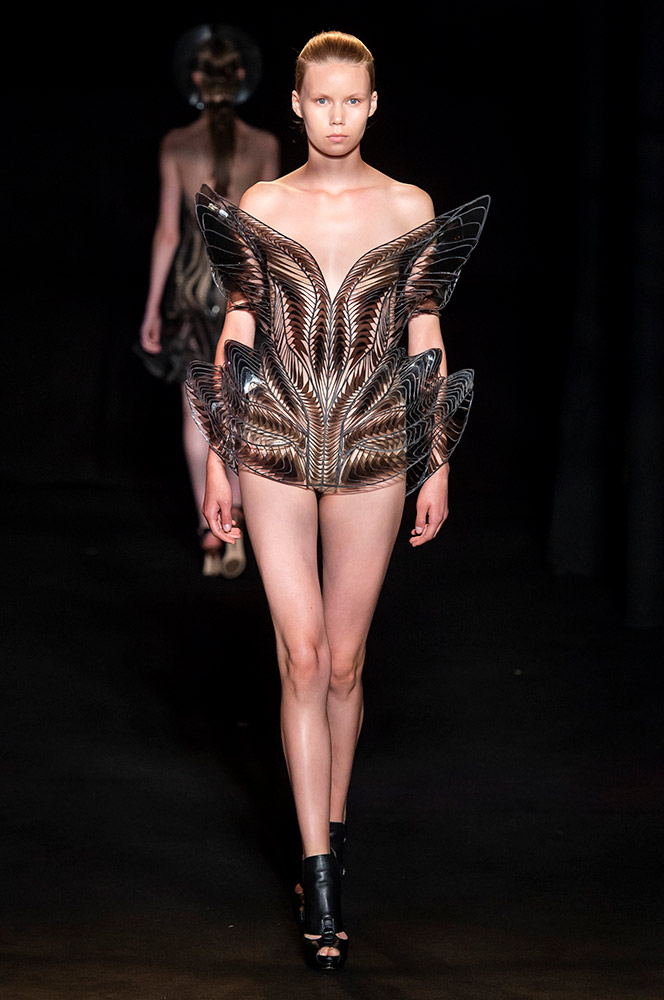 Iris Van Herpen Haute Couture Fall 2018 #16