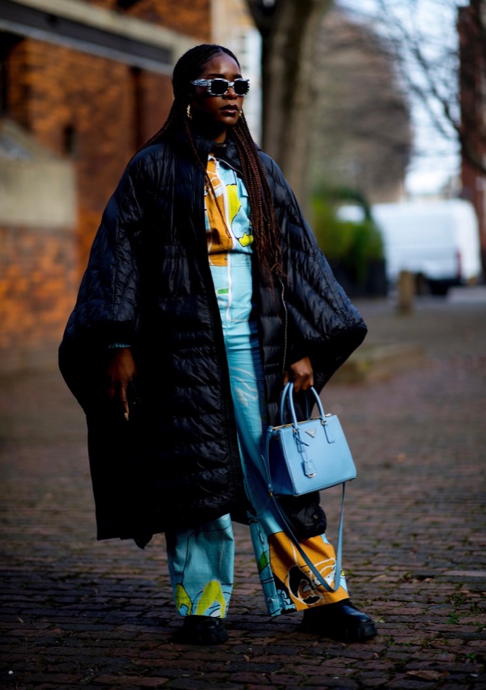 LFW Fall 2022 Street Style #35