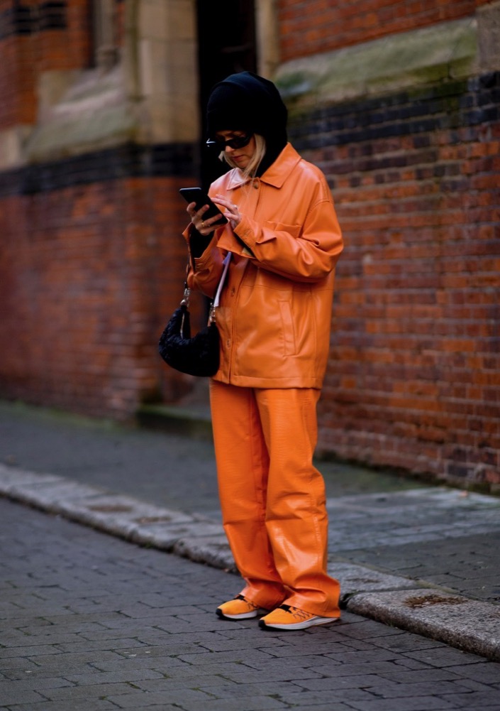 LFW Fall 2022 Street Style #23