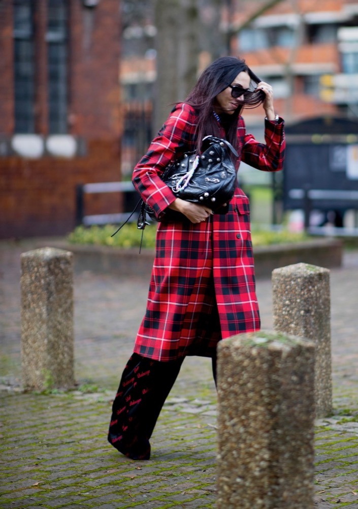 LFW Fall 2022 Street Style #4