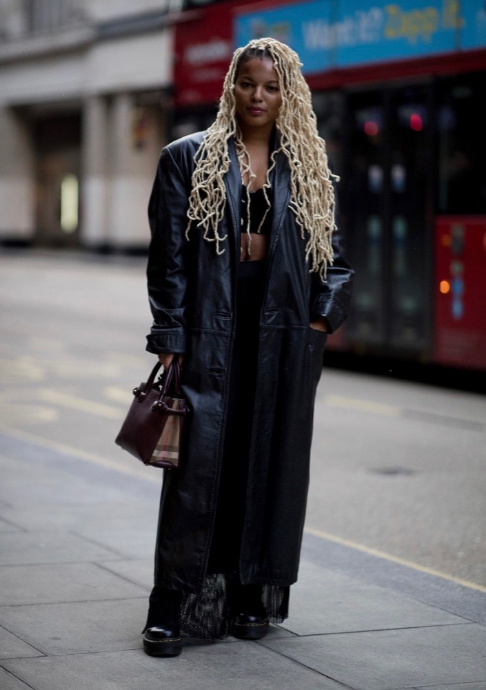 LFW Fall 2022 Street Style #22