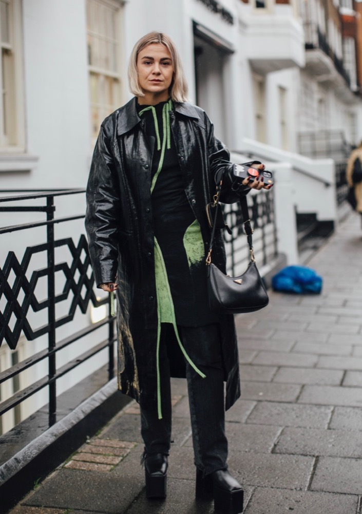 LFW Fall 2022 Street Style #53