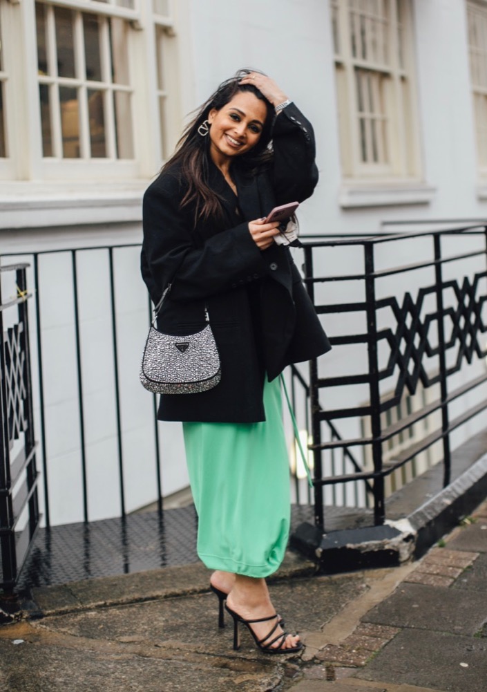 LFW Fall 2022 Street Style #38