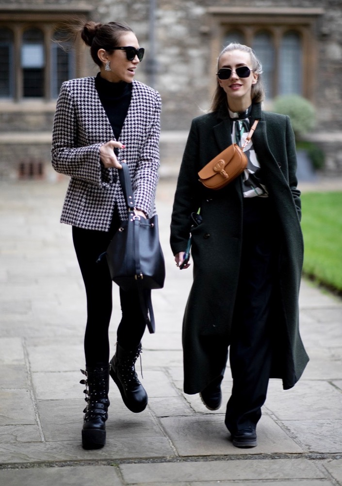 LFW Fall 2022 Street Style #40