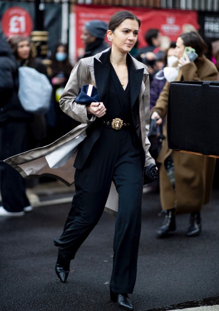 LFW Fall 2022 Street Style #64