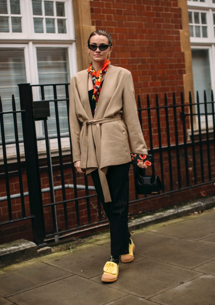 LFW Fall 2022 Street Style #30