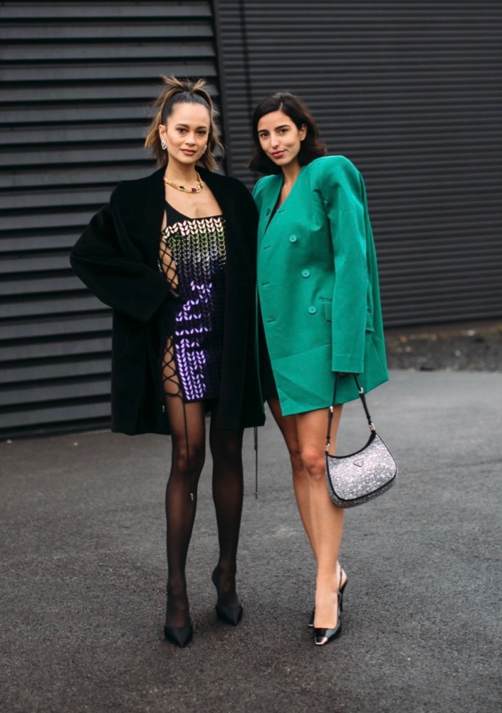 LFW Fall 2022 Street Style #88