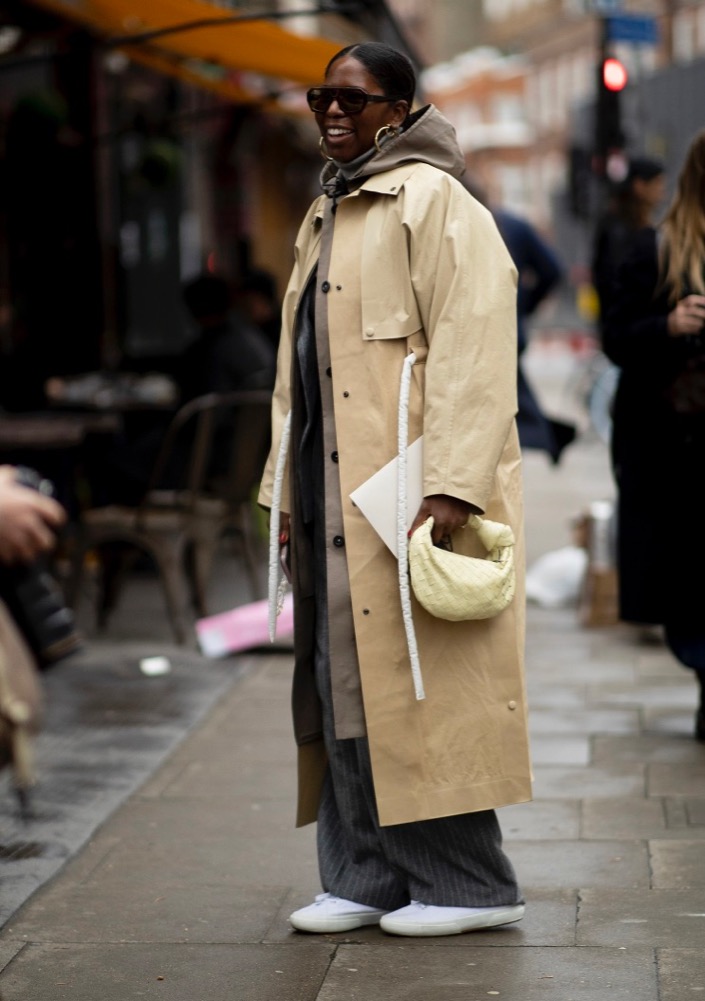 LFW Fall 2022 Street Style #94