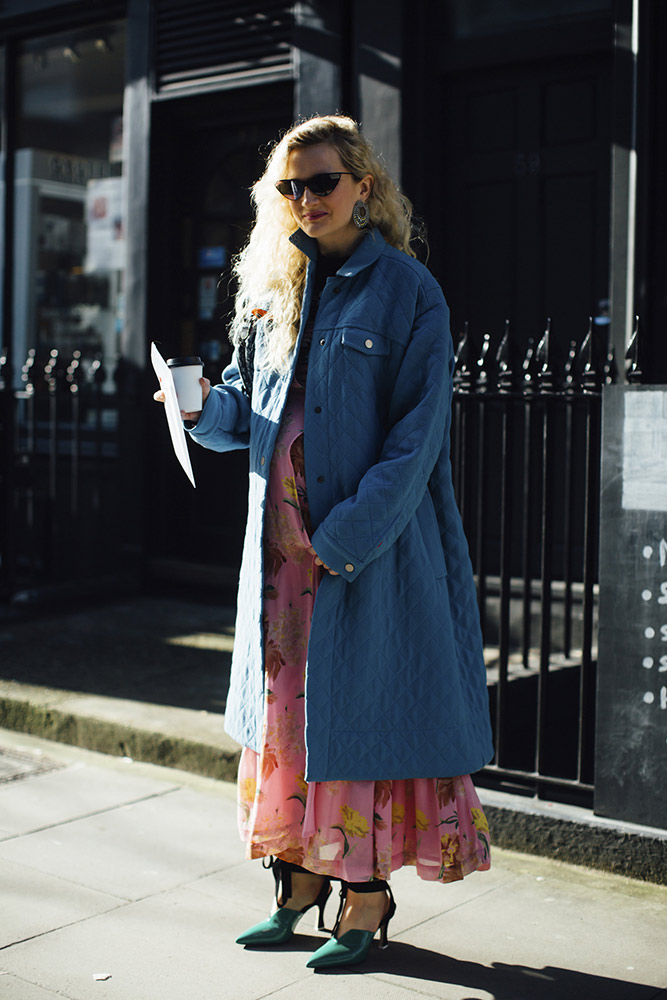 London Fashion Week Fall 2018 Street Style #62