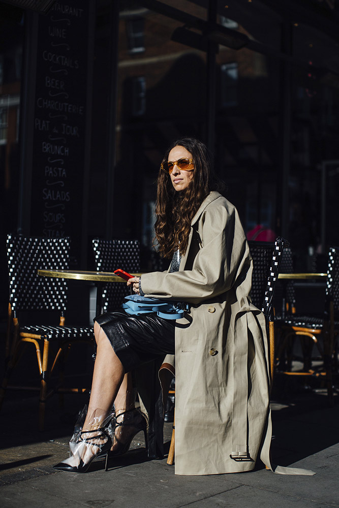 London Fashion Week Fall 2018 Street Style #65