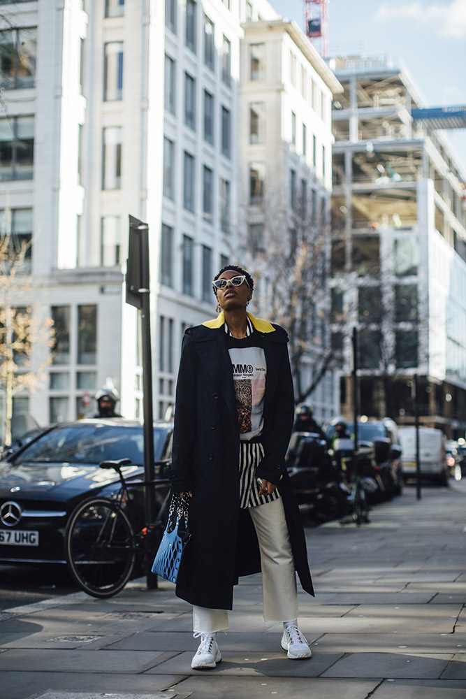 London Fashion Week Fall 2018 Street Style #70