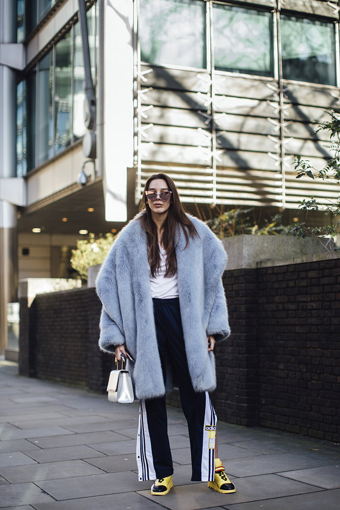 London Fashion Week Fall 2018 Street Style #72