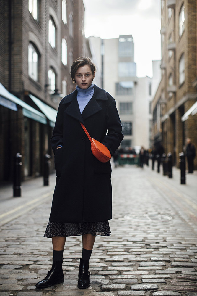 London Fashion Week Fall 2018 Street Style #81