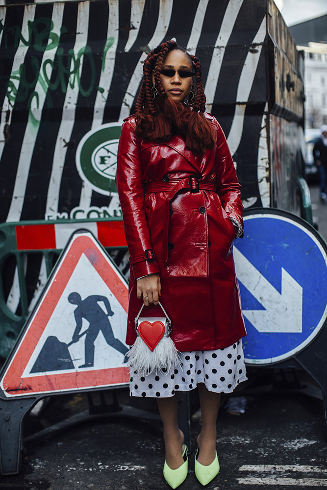 London Fashion Week Fall 2018 Street Style #84