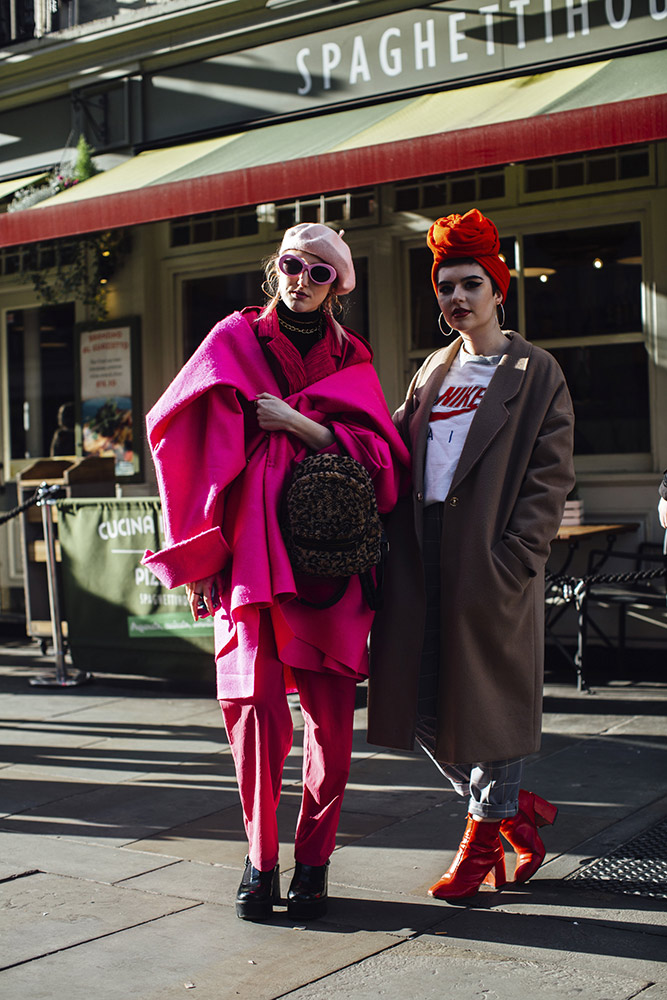 London Fashion Week Fall 2018 Street Style #85