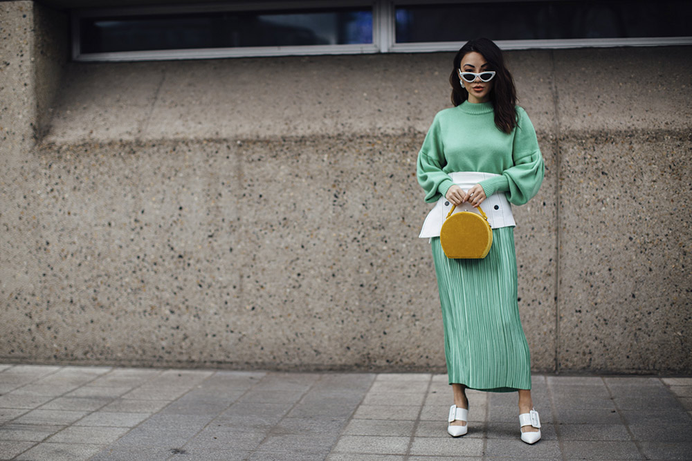 London Fashion Week Fall 2018 Street Style #33