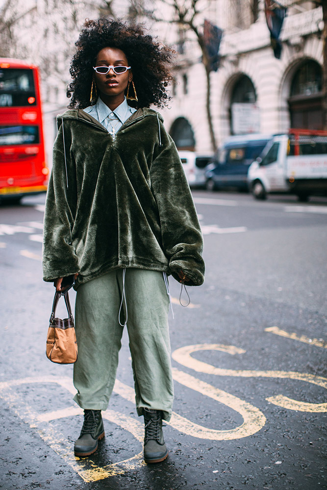 London Fashion Week Fall 2018 Street Style #14