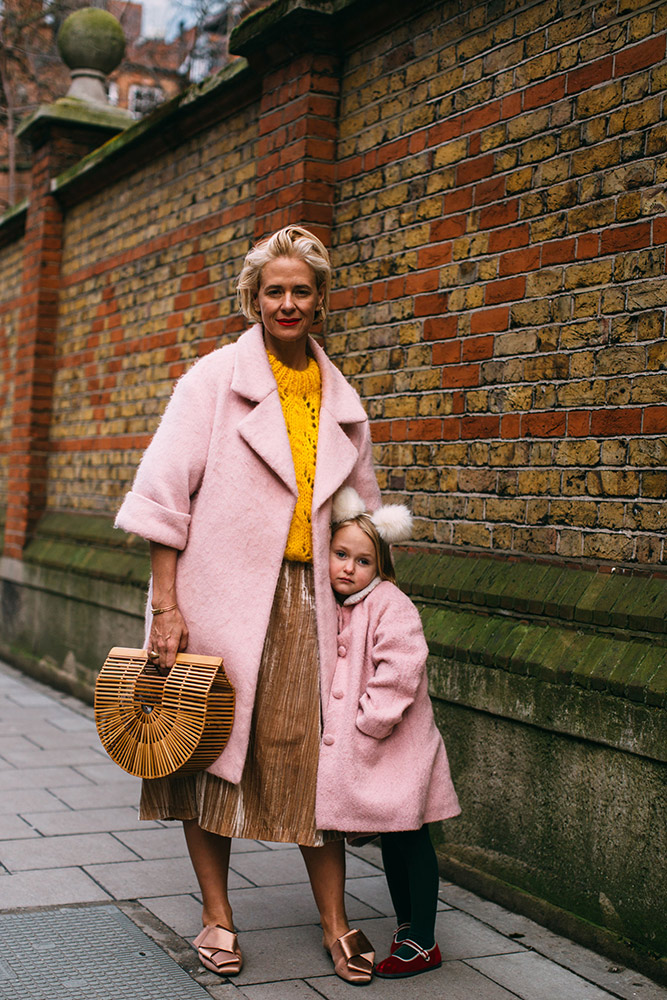 London Fashion Week Fall 2018 Street Style #13