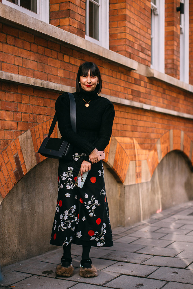 London Fashion Week Fall 2018 Street Style #12