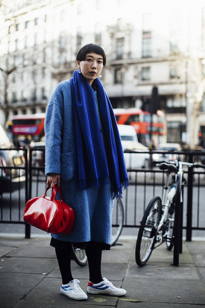 London Fashion Week Fall 2018 Street Style #54