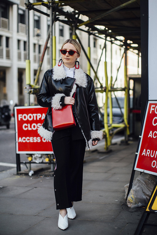 London Fashion Week Fall 2018 Street Style #55