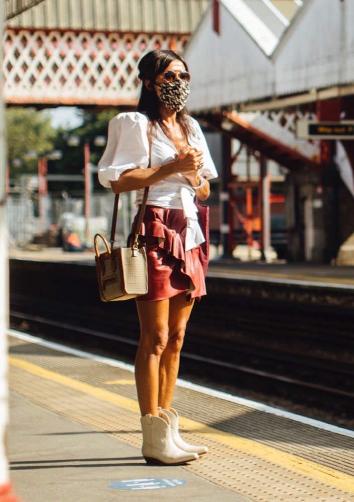 London Fashion Week Spring 2021 Street Style #44