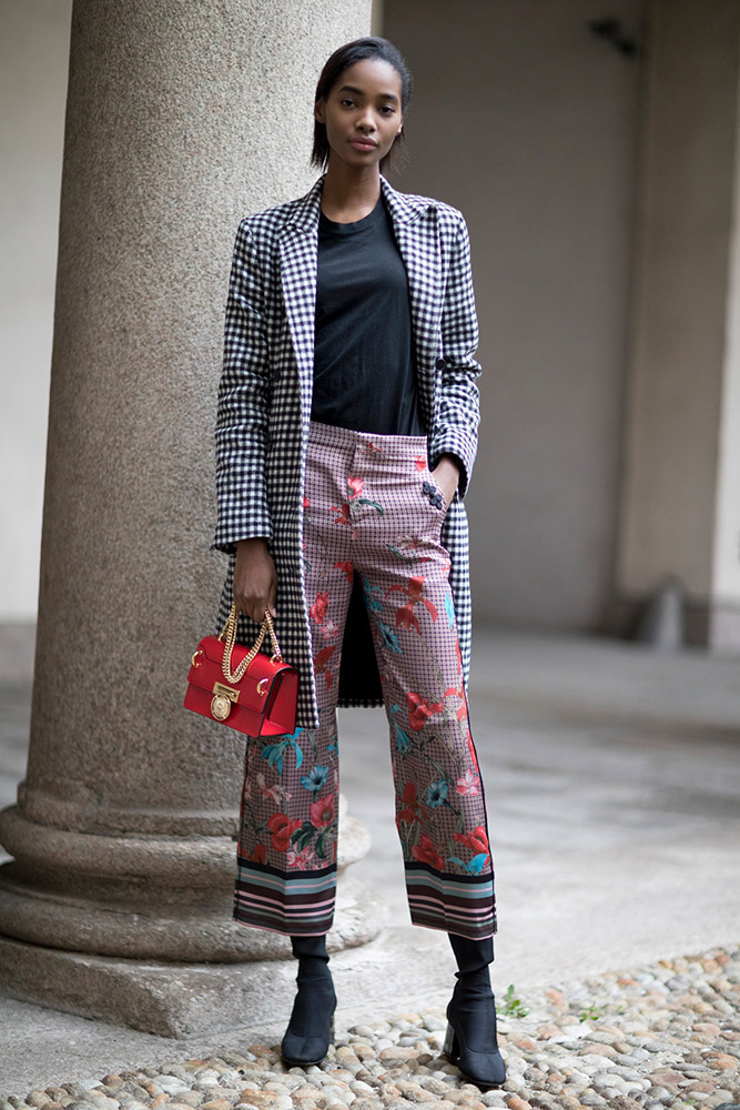 Milan Fashion Week Fall 2018 Street Style #64