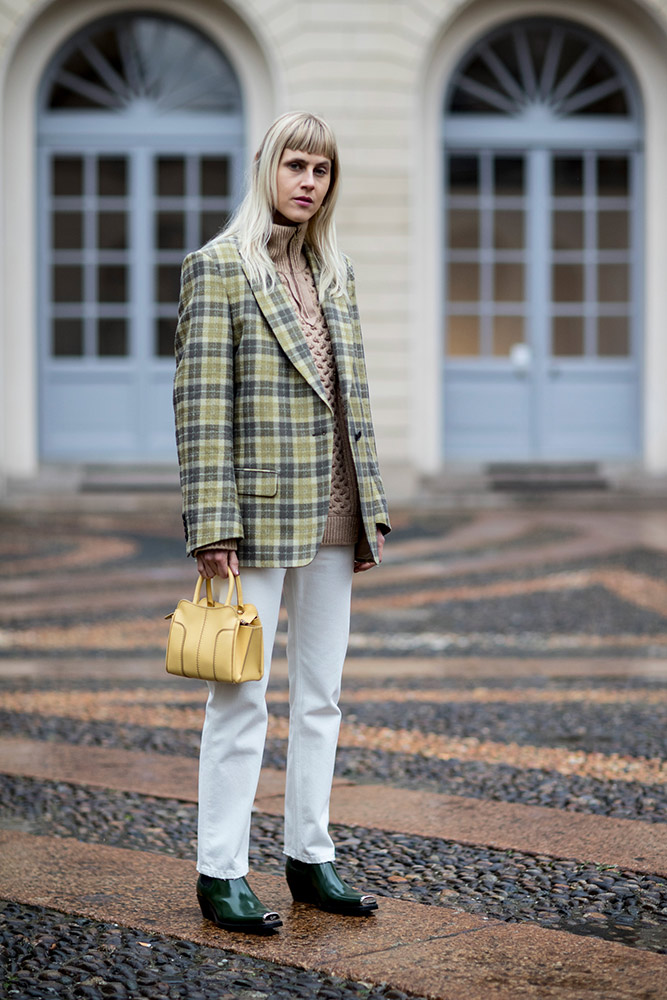 Milan Fashion Week Fall 2018 Street Style #24