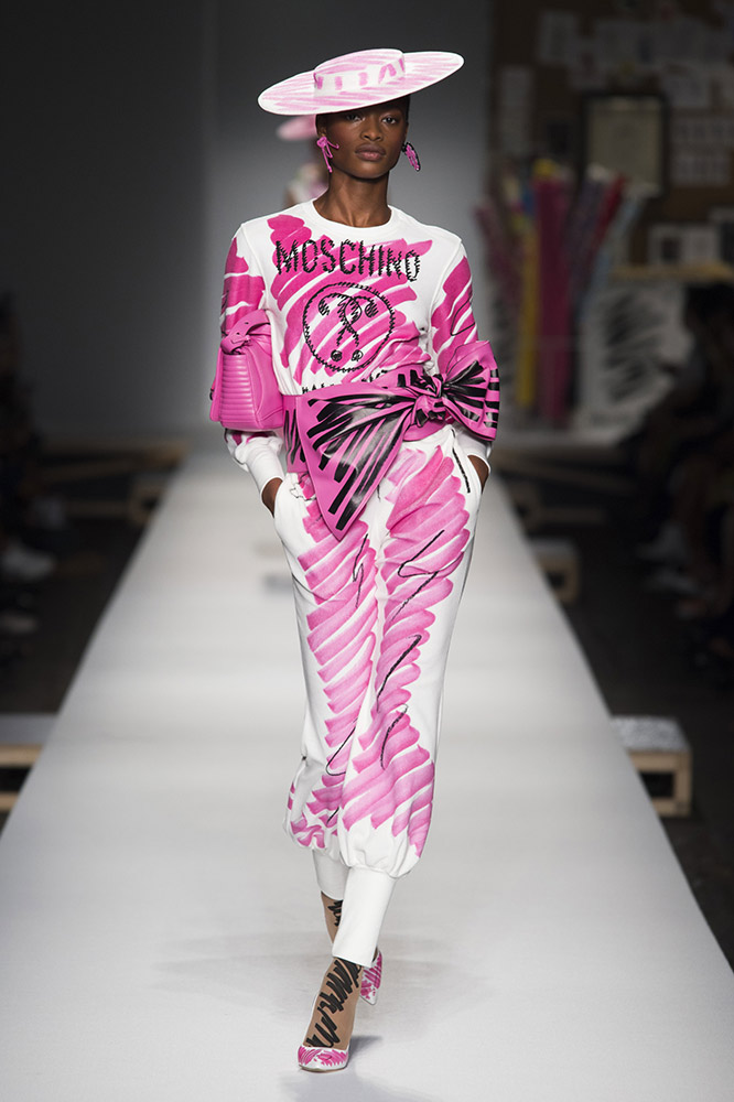 Moschino Spring 2019 #44