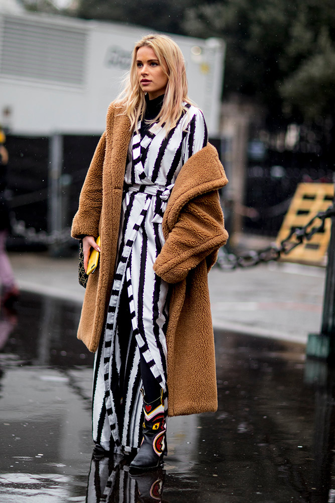 Paris Fashion Week Fall 2018 Street Style #34