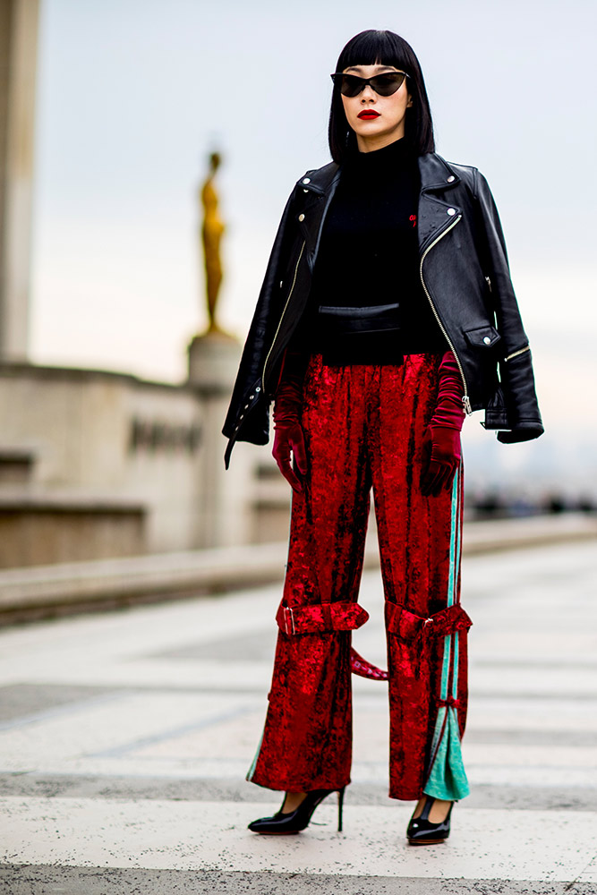 Paris Fashion Week Fall 2018 Street Style #29