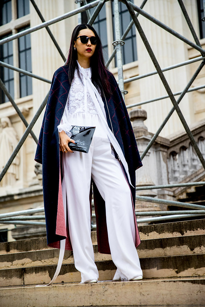 Paris Fashion Week Fall 2018 Street Style #17