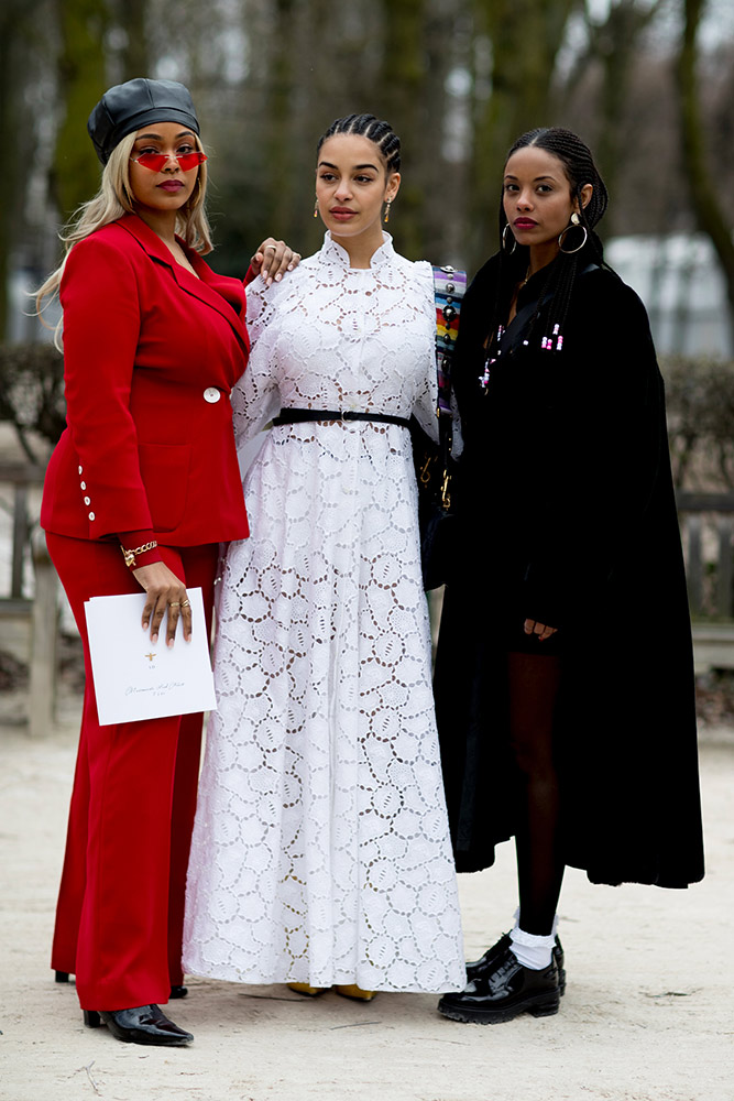 Paris Fashion Week Fall 2018 Street Style #101