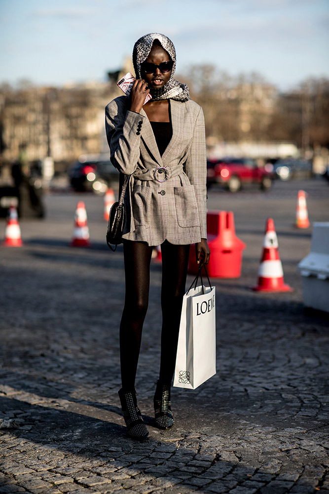 Paris Fashion Week Fall 2018 Street Style #102