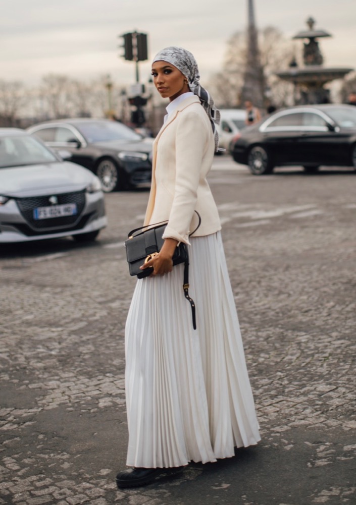 PFW Fall 2022 Street Style #83