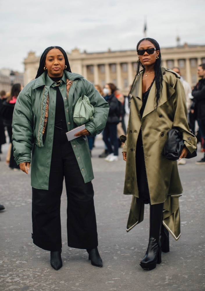 PFW Fall 2022 Street Style #104