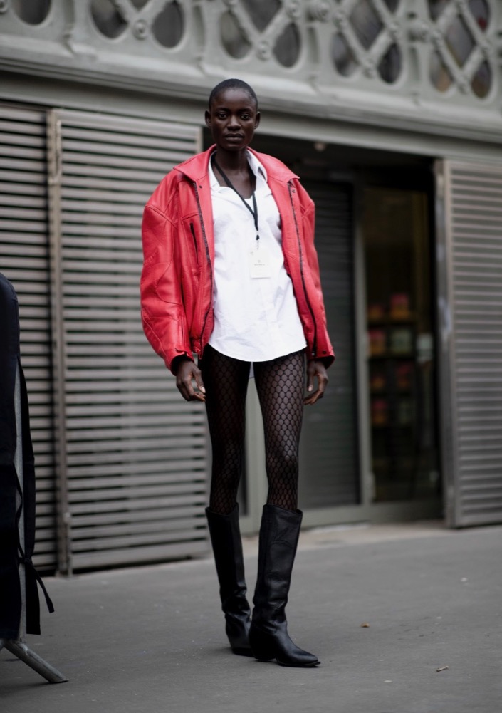 PFW Fall 2022 Street Style #32