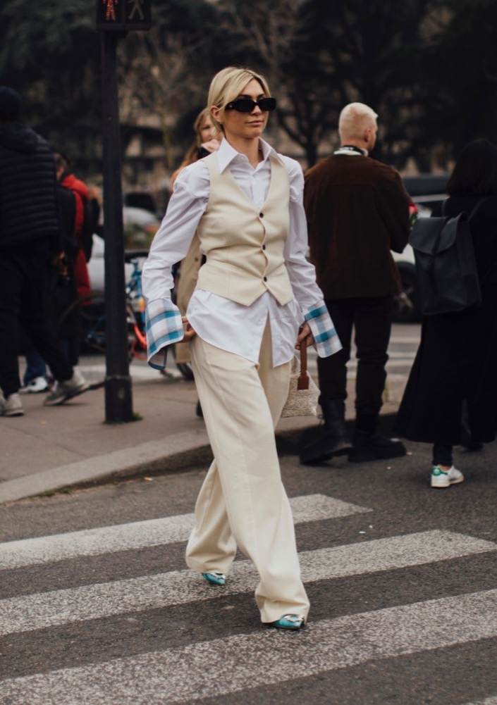 PFW Fall 2022 Street Style #58