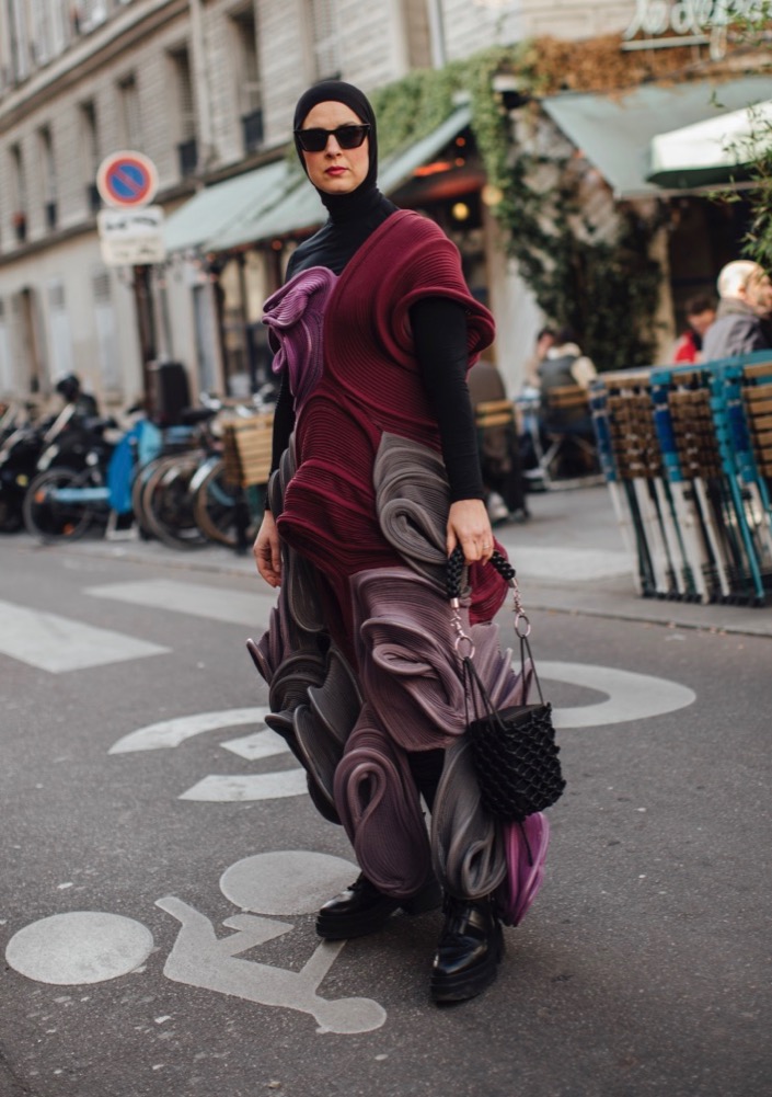 PFW Fall 2022 Street Style #98