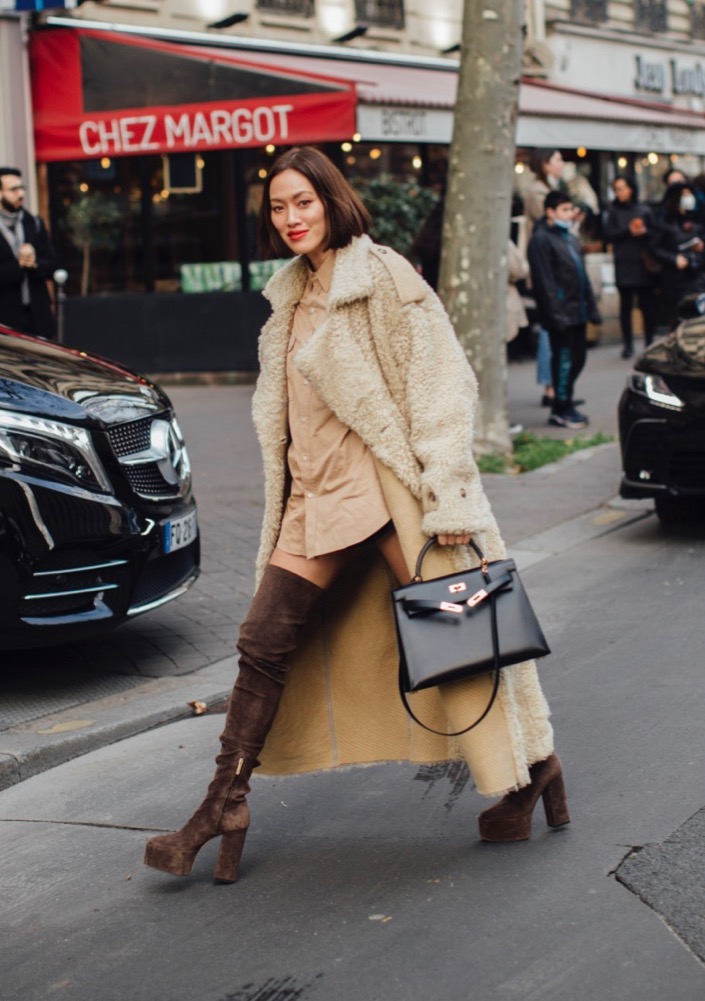 PFW Fall 2022 Street Style #60