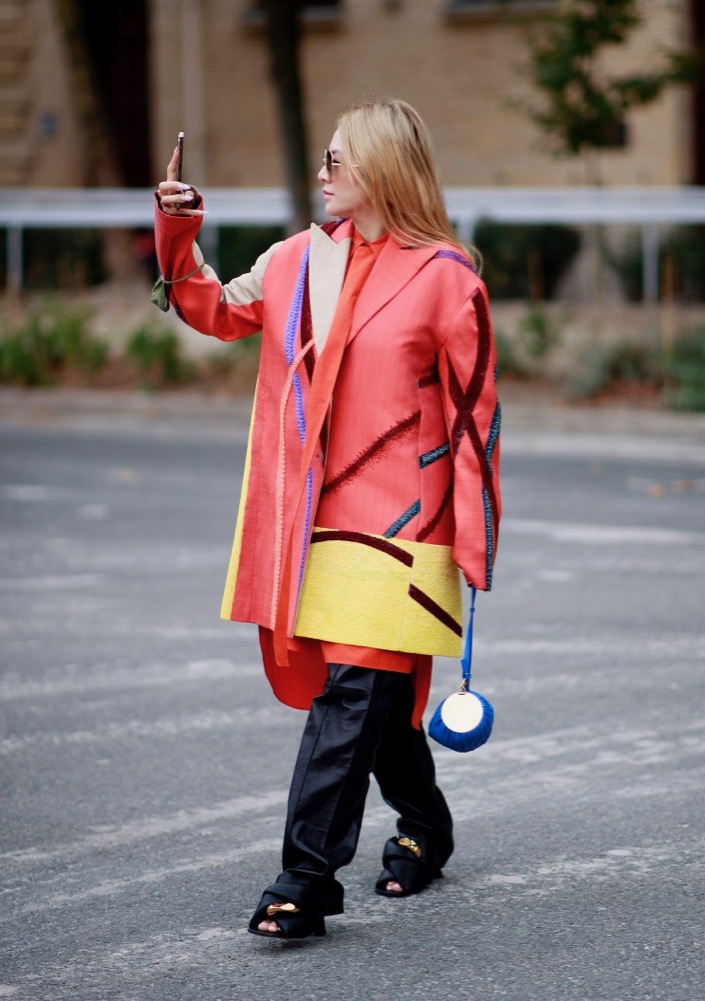 PFW Spring 2022 Street Style #23